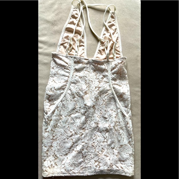 TOBI IVORY & NUDE LACE BODYCON DRESS - Picture 6 of 10